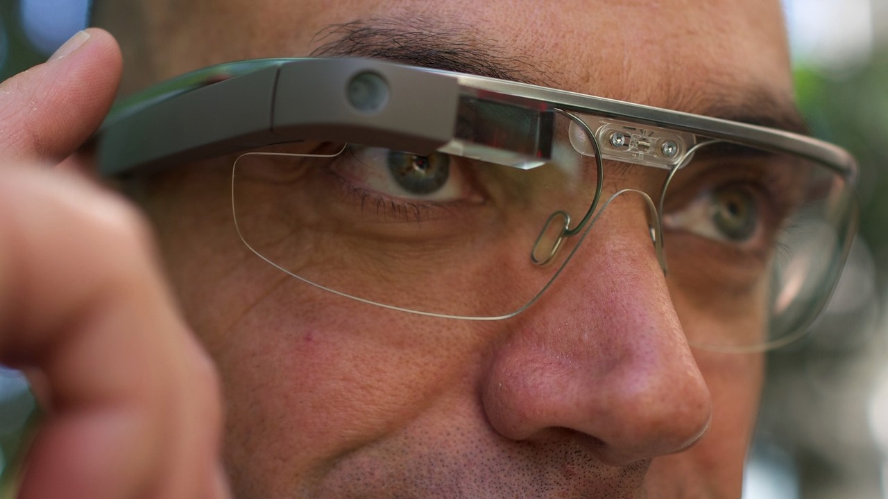 Geleceğin Teknolojisi Olarak Gösterilen ’Google Glass’ Neden Başarısız Oldu?